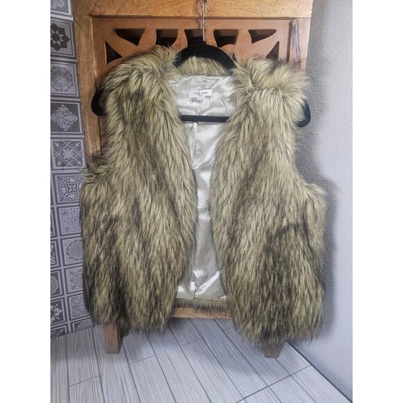 Tribal Jeans Faux Fur Vest- Estimated Retail- $60 - Picture 1 of 2
